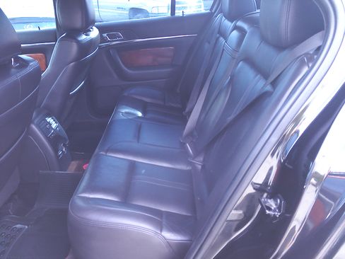 Used 2013 Lincoln MKS image 8