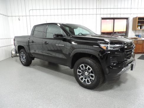 Used 2023 Chevrolet Colorado Z71 image 9