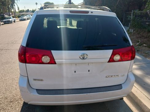 Used 2009 Toyota Sienna LE image 4