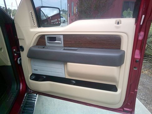 Used 2013 Ford F150 Lariat image 11