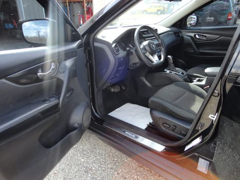 Used 2018 Nissan Rogue image 7
