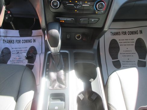 Used 2019 Ford Escape S image 6