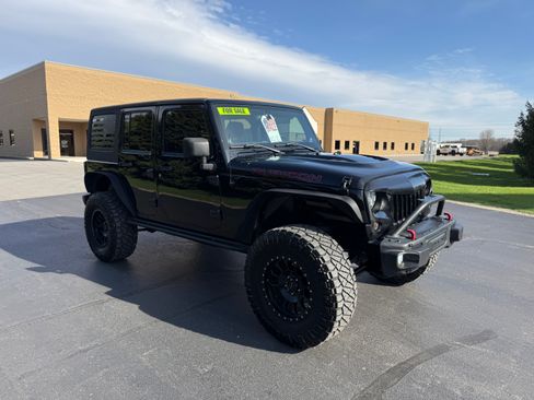 Used 2014 Jeep Wrangler Unlimited Rubicon image 3
