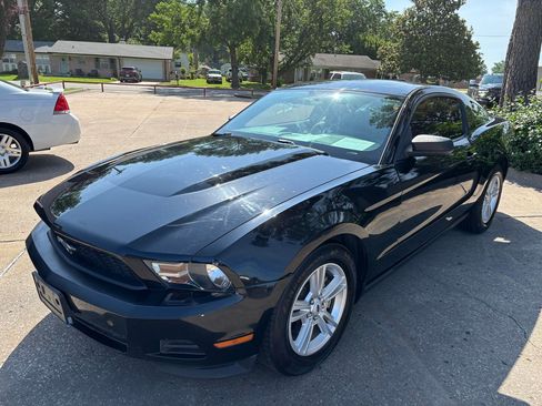 Used 2012 Ford Mustang Coupe RWD image 1