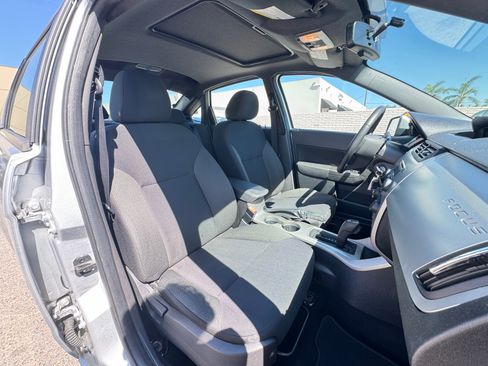 Used 2011 Ford Focus SES Sedan FWD image 17