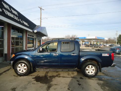 Used 2006 Nissan Frontier SE image 1
