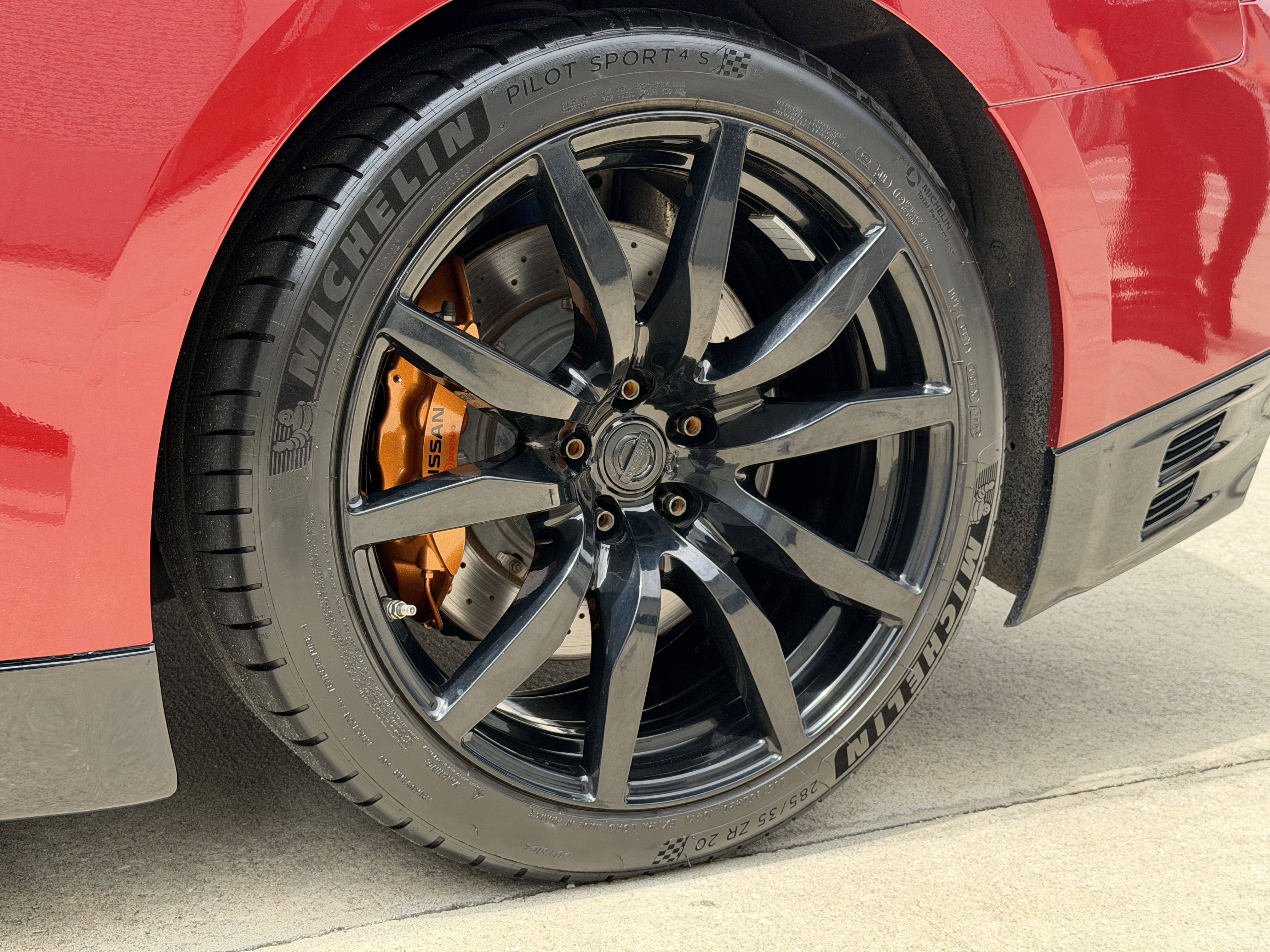 Used 2015 Nissan GT-R Premium AWD/4WD image 35