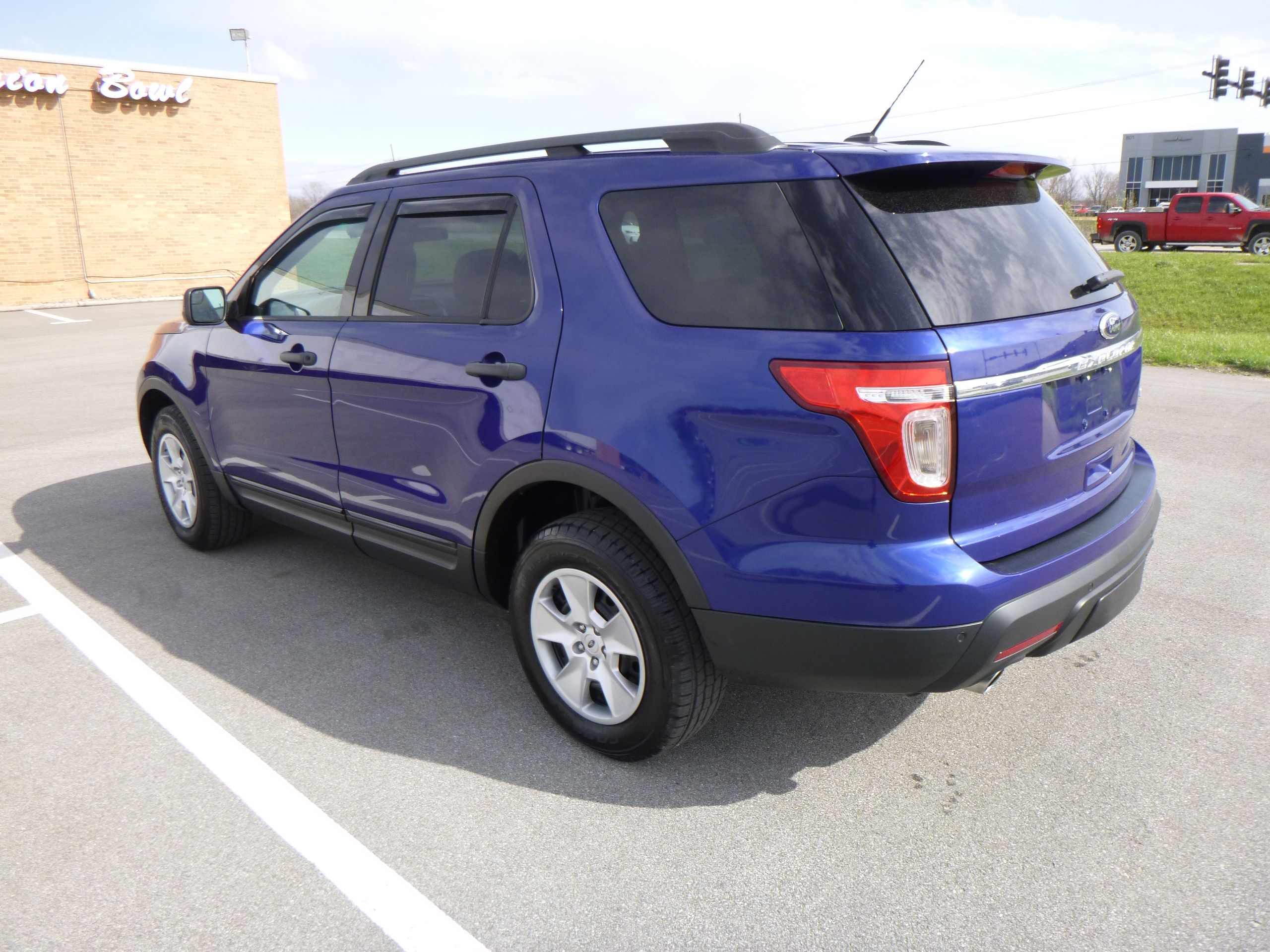 Used 2014 Ford Explorer XLT AWD/4WD image 8