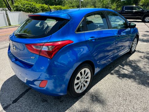 Used 2017 Hyundai Elantra GT Hatchback FWD image 5