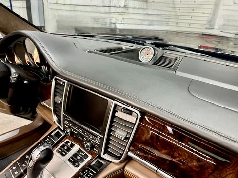 Used 2016 Porsche Panamera Exclusive Series image 18