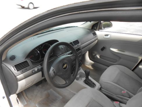 Used 2009 Chevrolet Cobalt LS Sedan FWD image 10