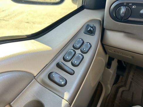 Used 2000 Ford Excursion XLT image 9