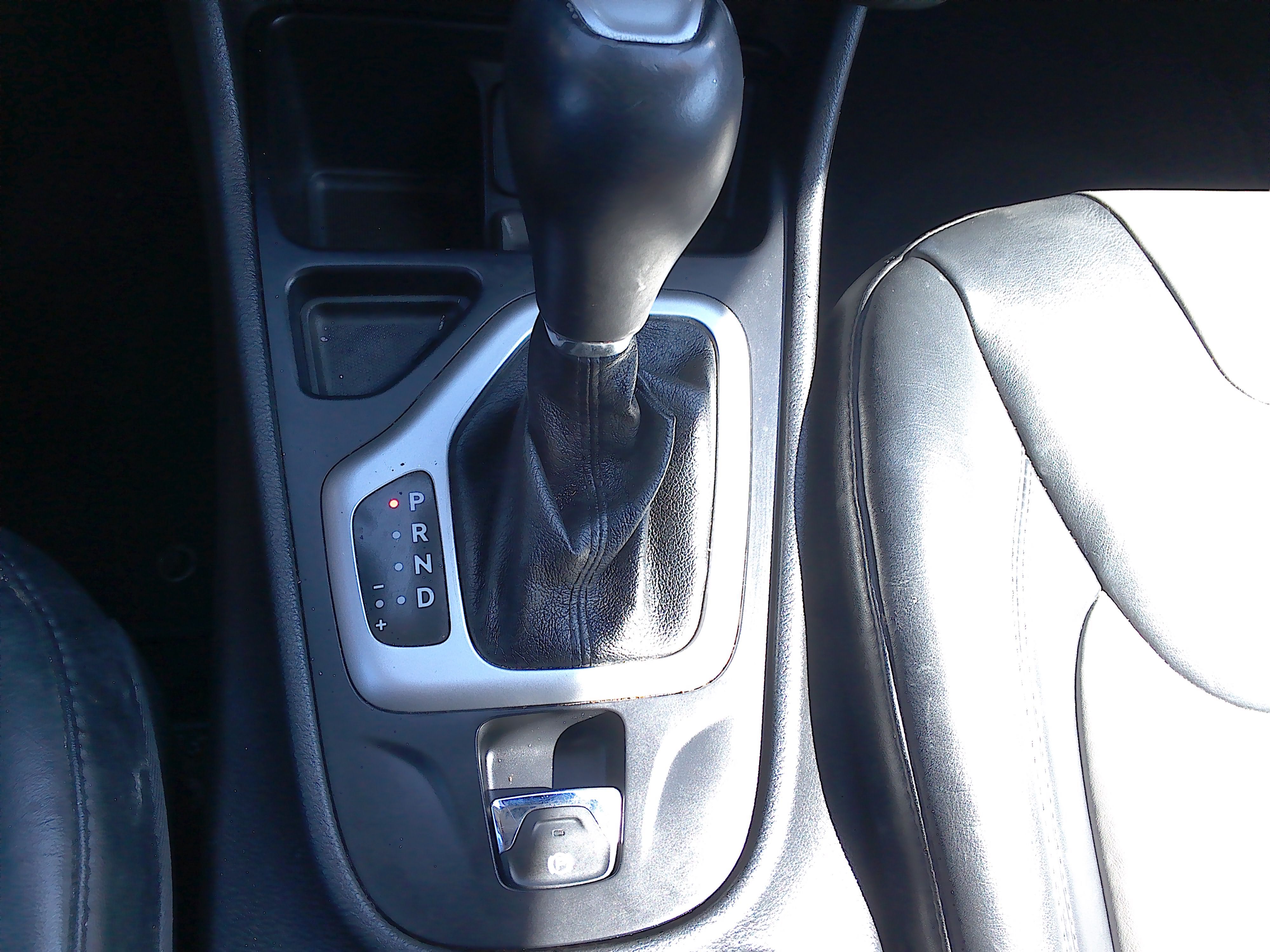 Used 2014 Jeep Cherokee Limited FWD image 21