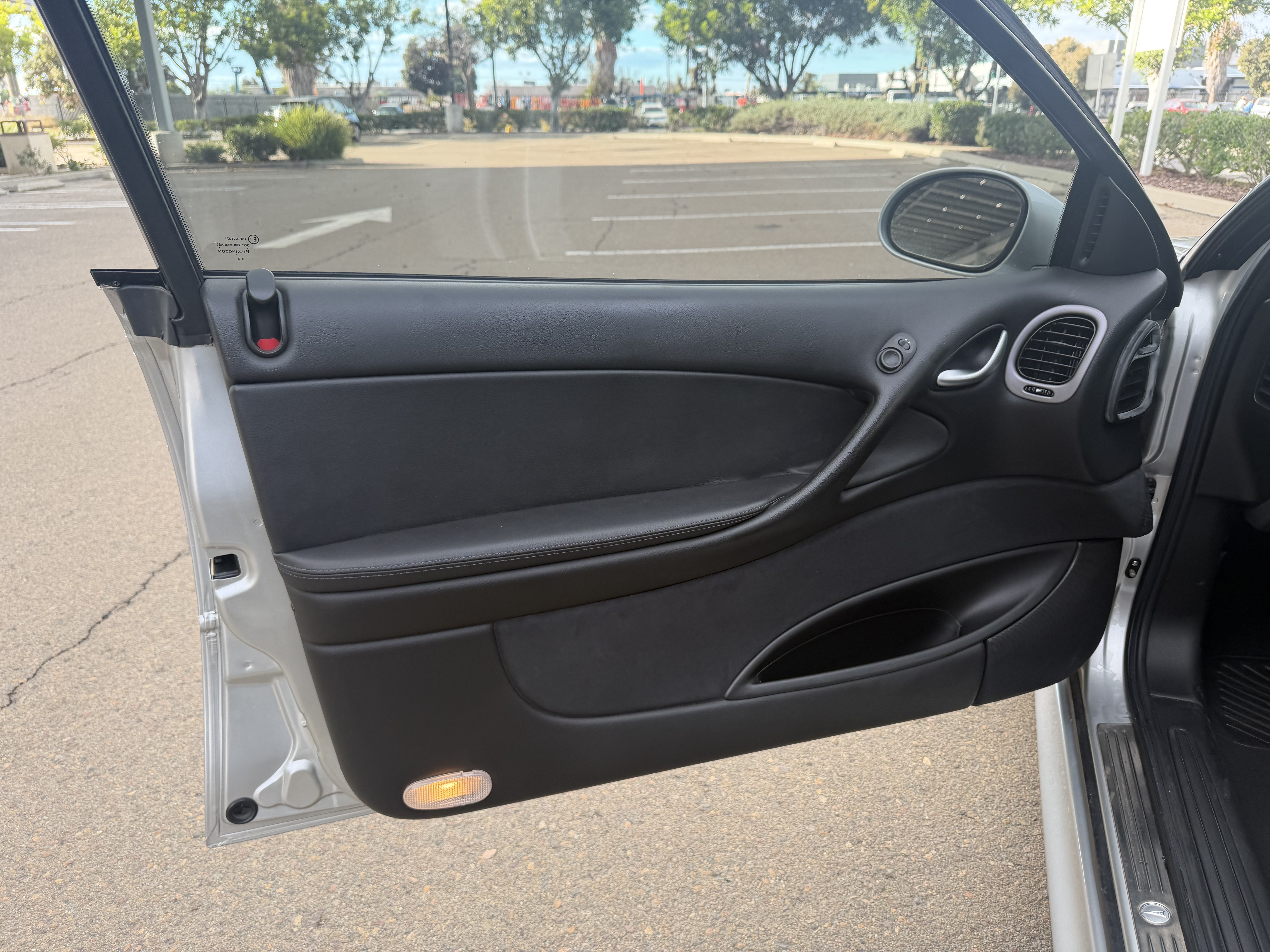 Used 2004 Pontiac GTO UNAVAIL RWD image 27