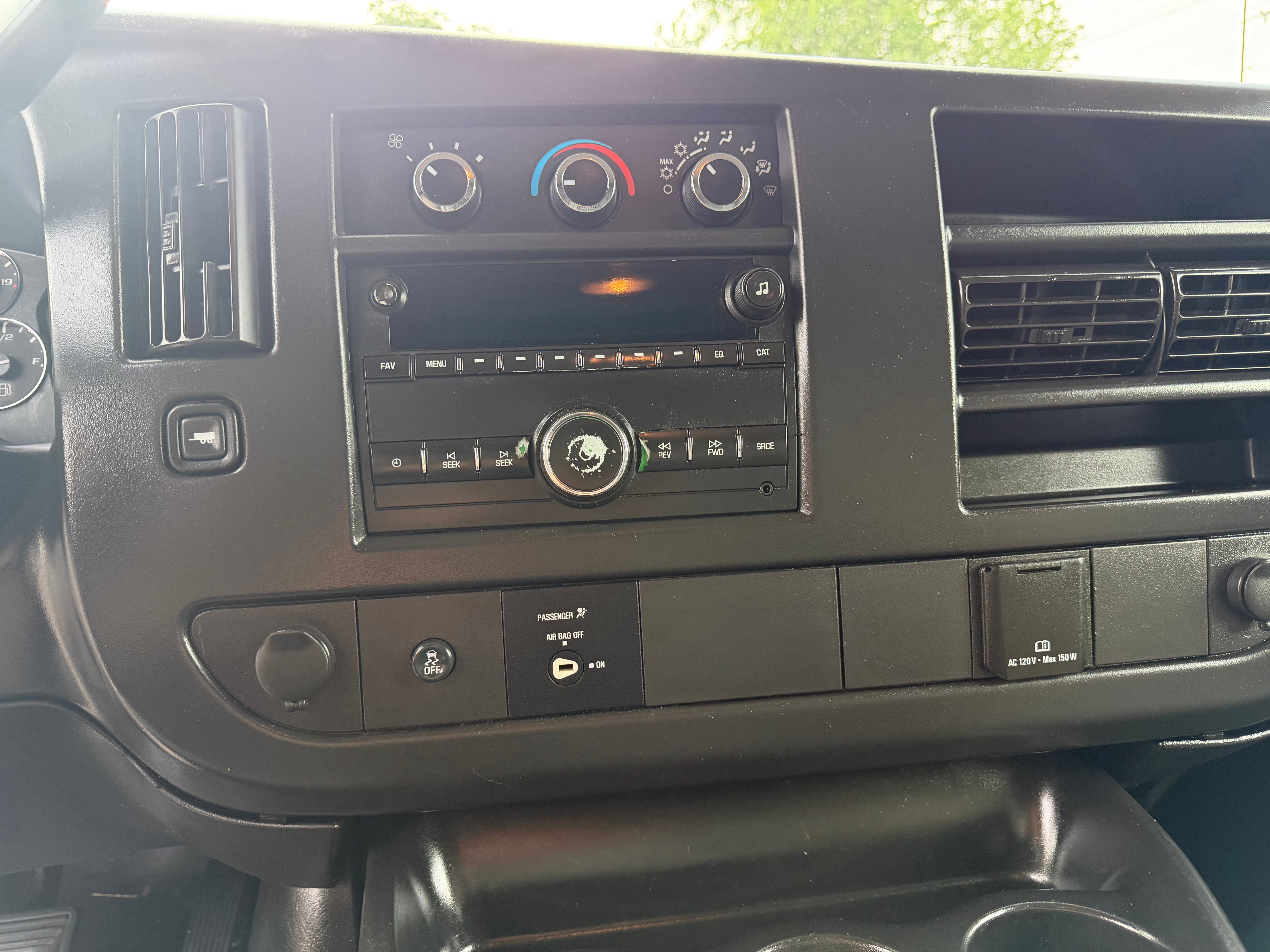 Used 2015 Chevrolet Express 2500 UNAVAIL RWD image 11