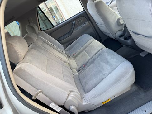 Used 2006 Toyota Sequoia SR5 image 26