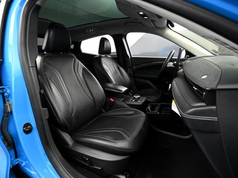 Used 2022 Ford Mustang Mach-E Premium image 47