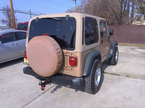 Used 2000 Jeep Wrangler SE image 4