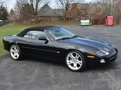 Used 2003 Jaguar XK8 RWD image 57