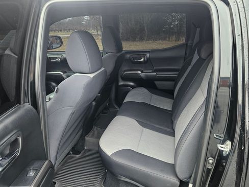 Used 2021 Toyota Tacoma image 12