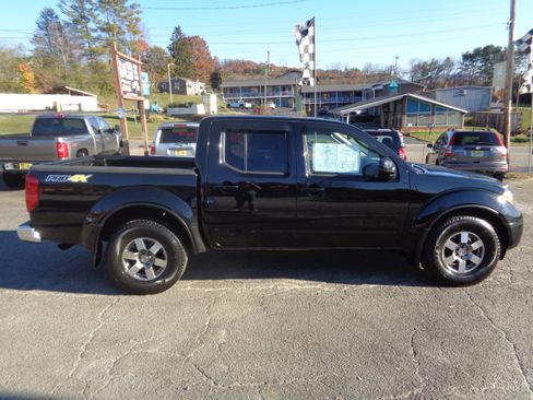 Used 2011 Nissan Frontier PRO-4X image 5