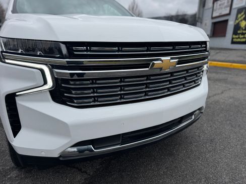 Used 2022 Chevrolet Suburban Premier image 34