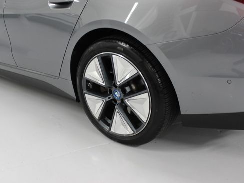 Used 2023 BMW i4 eDrive35 image 11