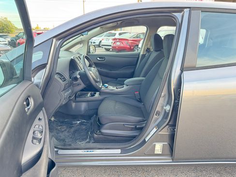 Used 2015 Nissan Leaf S image 15