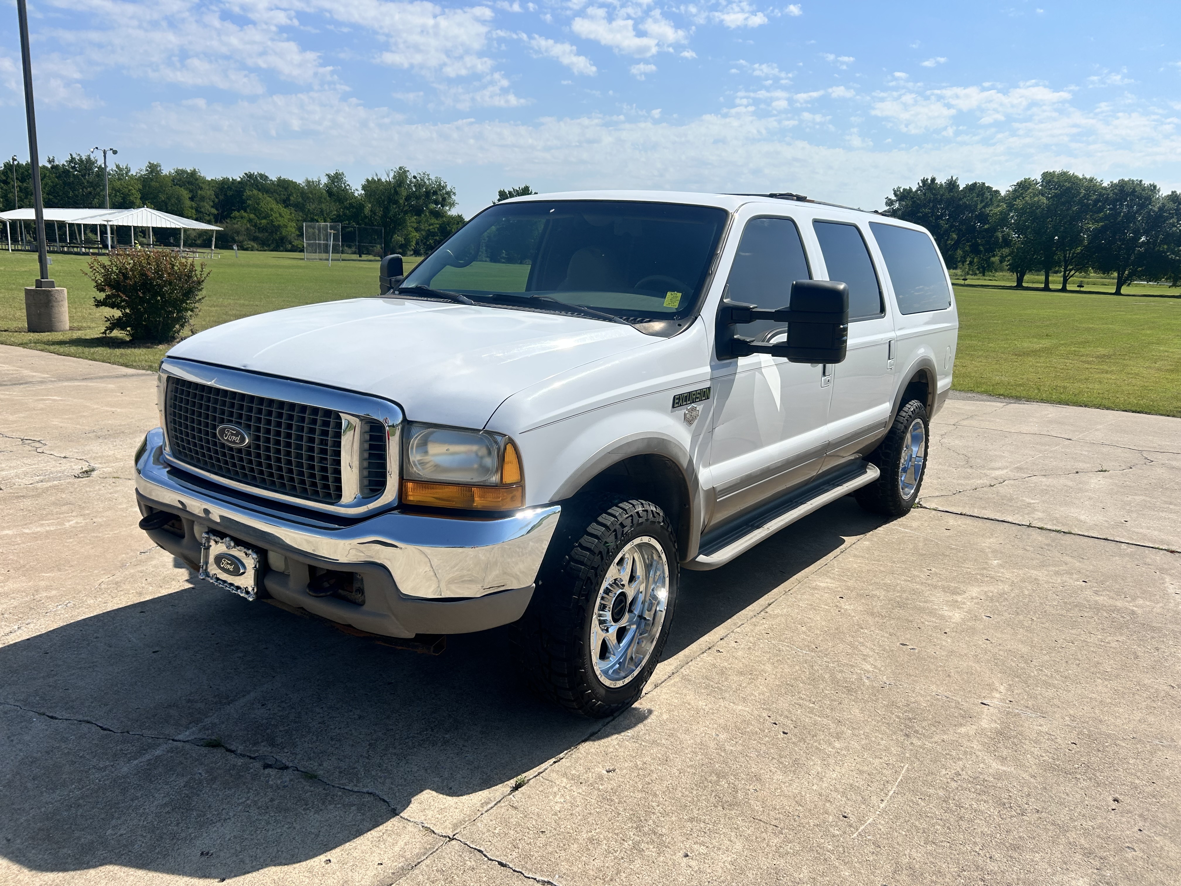 Used 2001 Ford Excursion 4WD Limited image 1