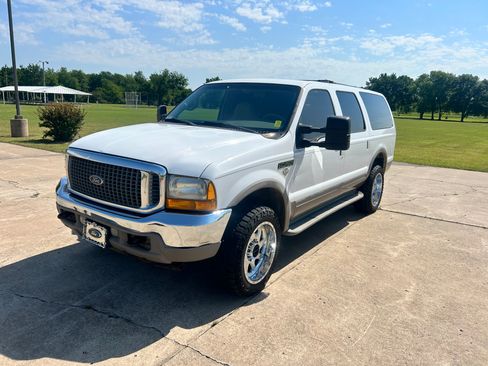 Used 2001 Ford Excursion 4WD Limited image 1