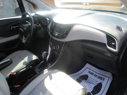 Used 2020 Chevrolet Trax LT image 4
