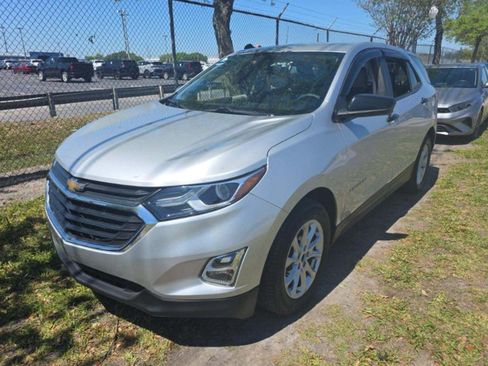 Used 2021 Chevrolet Equinox FWD LS image 1