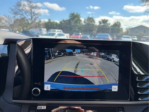 Used 2025 Toyota Camry LE image 25