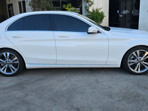Used 2015 Mercedes-Benz C 300 Sport image 4