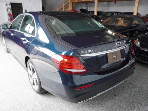 Used 2018 Mercedes-Benz E 300 image 11