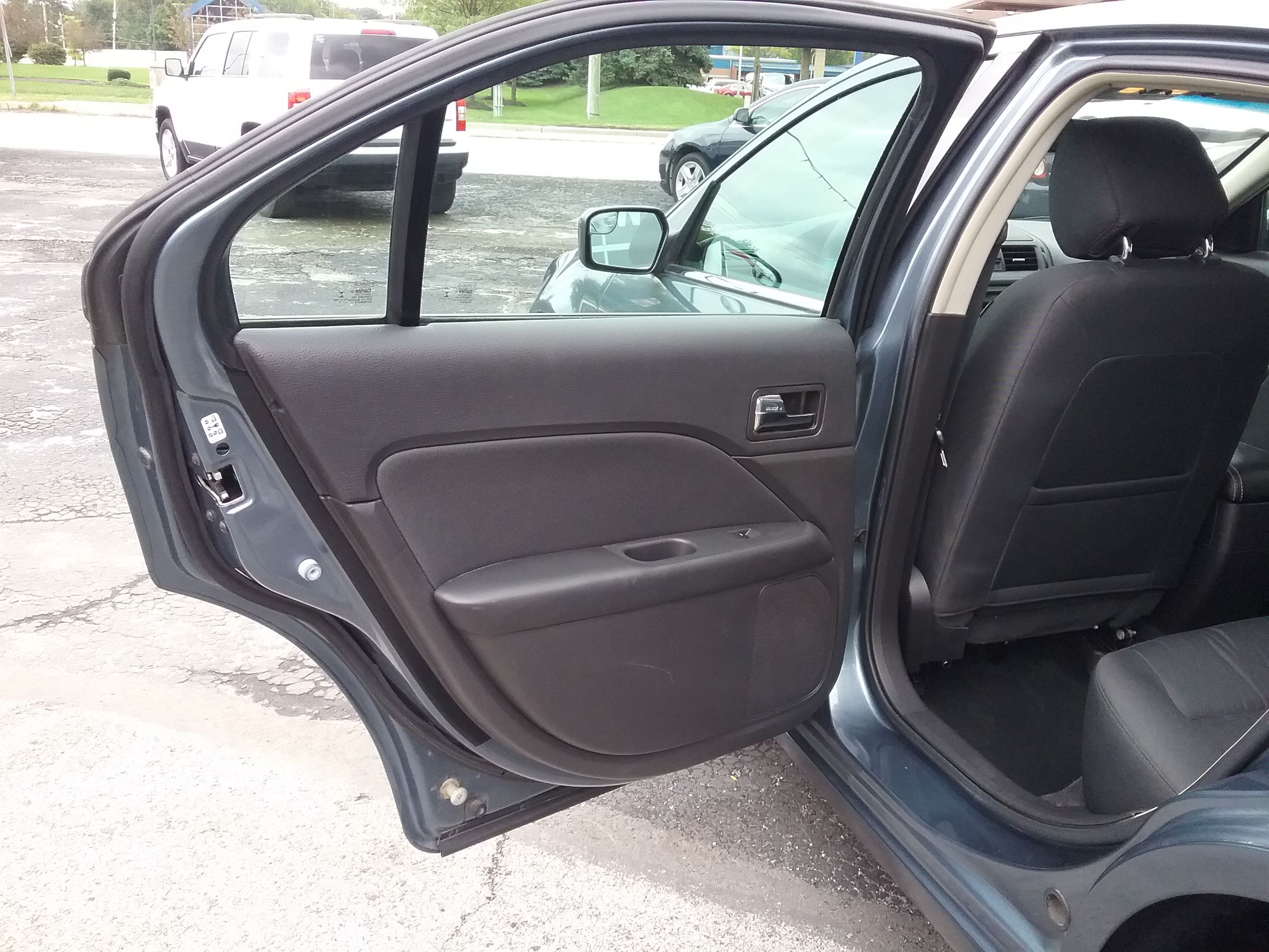Used 2012 Ford Fusion SE FWD image 25