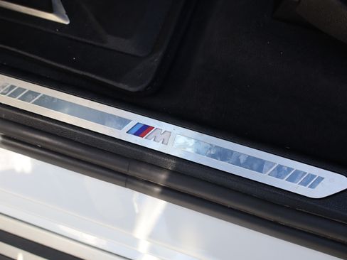 Used 2020 BMW X7 xDrive40i w/ M-Sport Package image 29