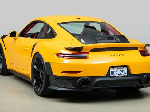 Used 2018 Porsche 911 GT2 RS image 7