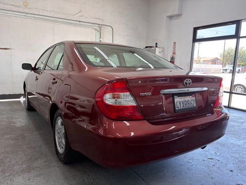 Used 2002 Toyota Camry V6 FWD image 5