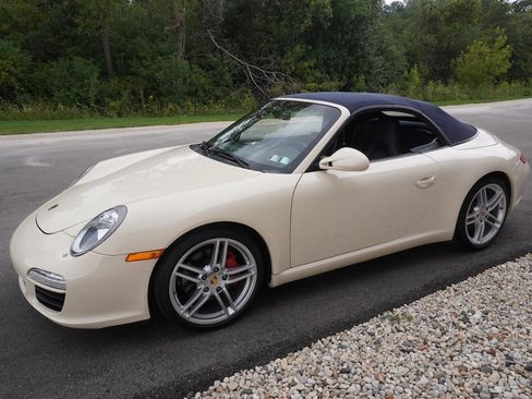 Used 2010 Porsche 911 Carrera S Cabriolet RWD image 23