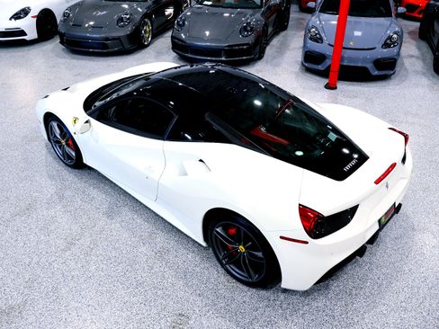 Used 2016 Ferrari 488 GTB RWD image 10