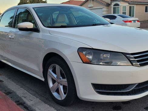 Used 2013 Volkswagen Passat 2.5 SE image 4