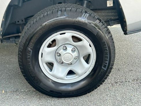 Used 2017 Toyota Tacoma 2WD Access Cab image 25