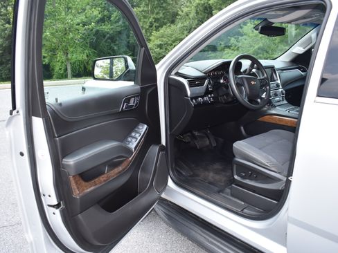 Used 2019 Chevrolet Tahoe 4WD image 16