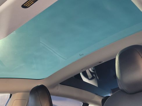 Used 2019 Tesla Model 3 image 10