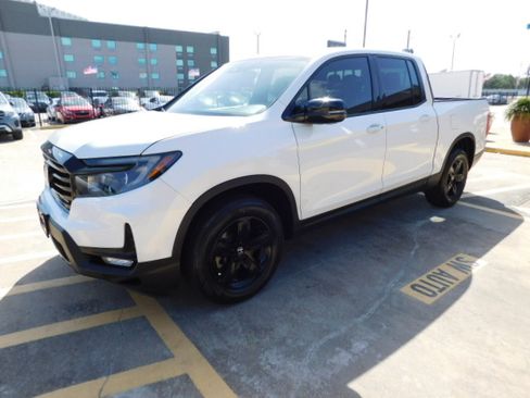 Used 2023 Honda Ridgeline AWD Black Edition image 4