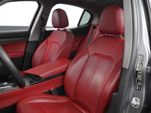 Used 2019 Alfa Romeo Stelvio Ti image 40