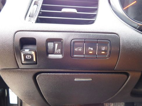Used 2015 Chevrolet Impala LTZ image 11