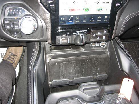 Used 2023 RAM 1500 Limited image 12