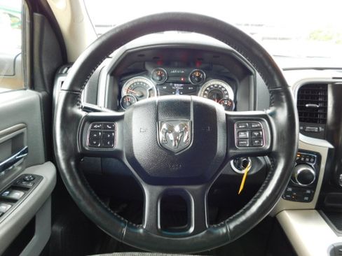 Used 2018 RAM 1500 4x4 Crew Cab Big Horn image 13